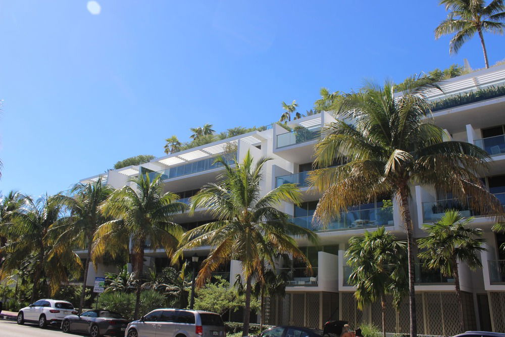 300 Collins  photo 3